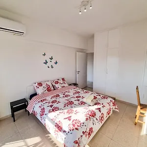 https://city-view-rooms.larnacahotels.org